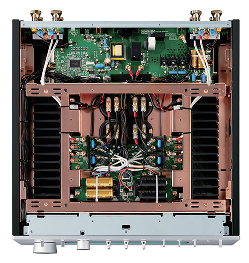 Amplificateur intégré Yamaha A-S3200, conception haut de gamme, musicalité et transparence exceptionnelles.