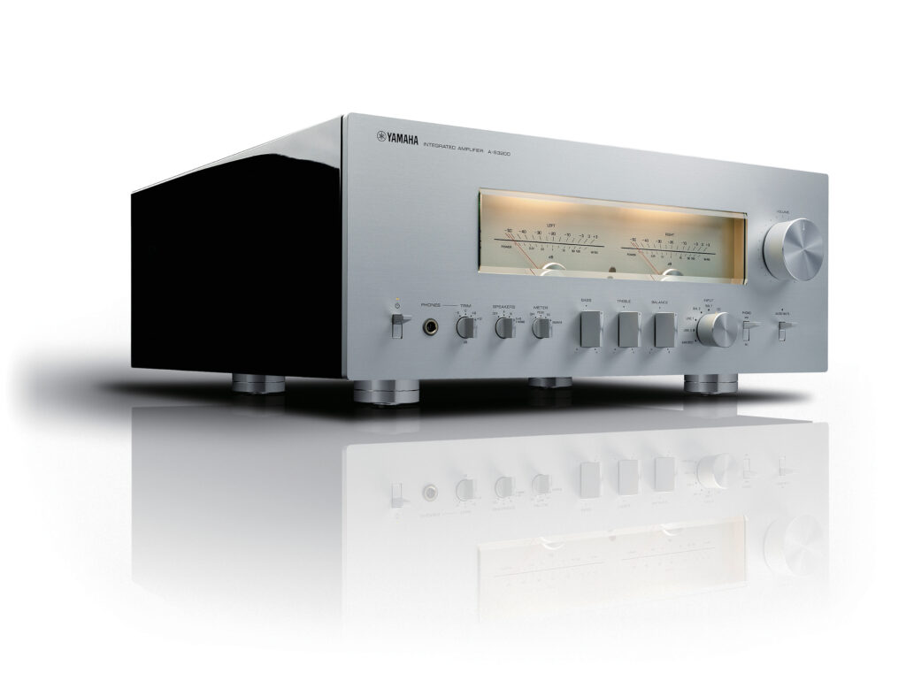 Amplificateur intégré Yamaha A-S3200, conception haut de gamme, musicalité et transparence exceptionnelles.