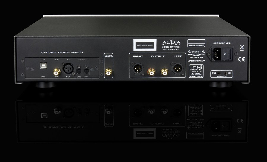 Audia Flight FL CD Three S – connectiques analogiques et numériques