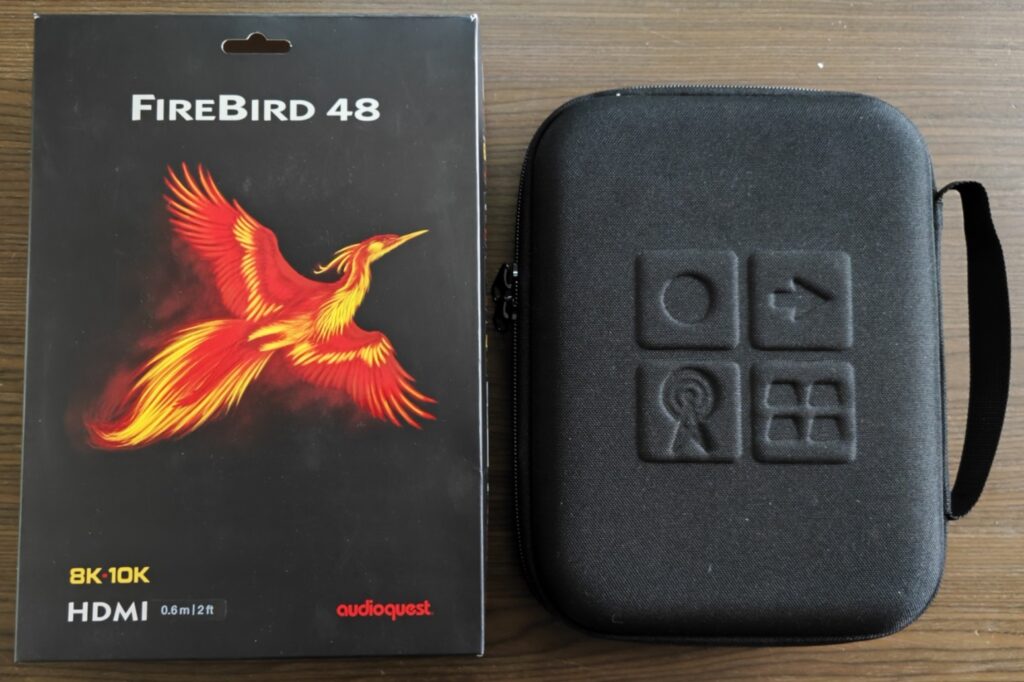 Câble HDMI AudioQuest FireBird 48 0,6 m haut de gamme avec connecteurs argent et module DBS.