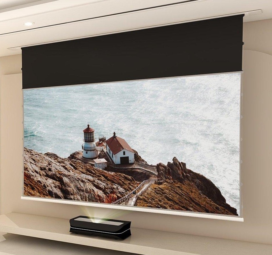 Écran pour projecteur UST, toile technique à réflexion dirigée pour image lumineuse et précise.