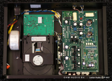 Lector CDP-603 – architecture interne à tubes