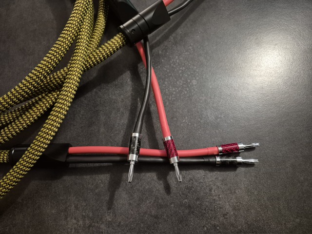 Câbles d’enceintes HX Ultimate Référence – câbles audio haut de gamme fabriqués en Suisse, cuivre argent de qualité audiophile