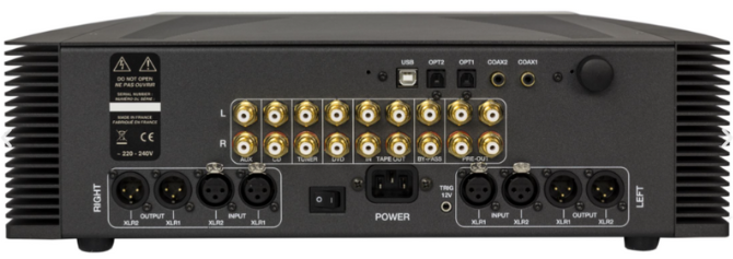 Connectique arrière symétrique XLR haute performance EAM Lab SIGNATURE PRE