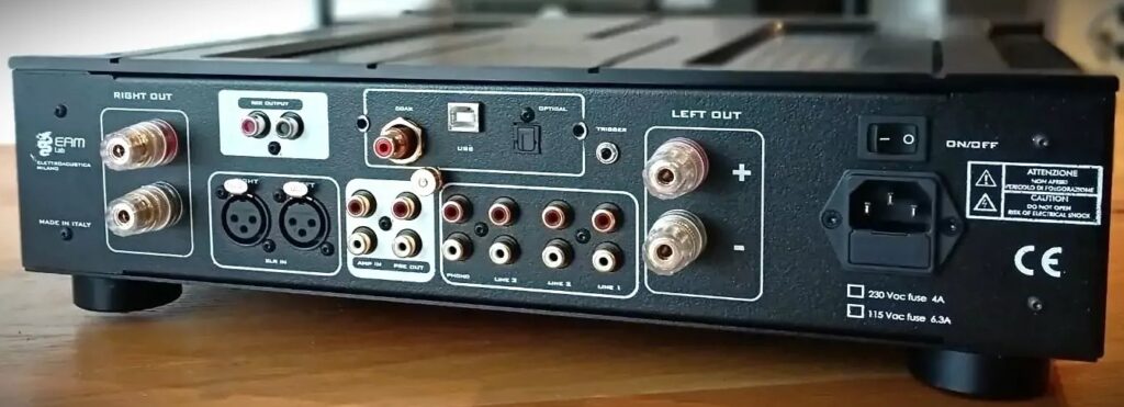 Connectique arrière amplificateur EAM Lab CLASSIC 102i entrées XLR RCA