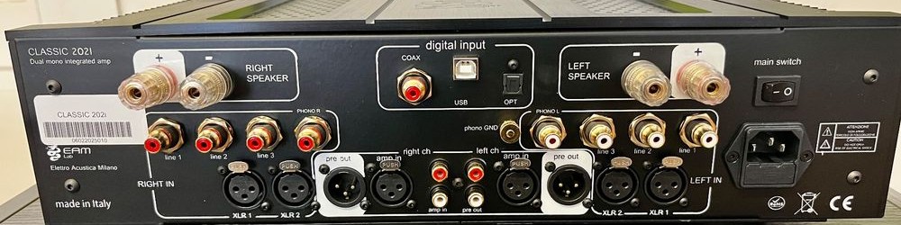 Face arrière EAM Lab CLASSIC 202i entrées symétriques XLR et borniers HP