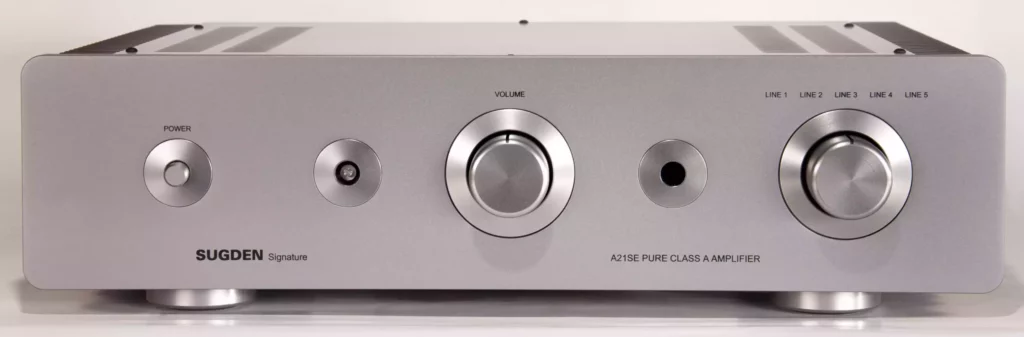 Amplificateur intégré Sugden A21SE Signature pure classe A vue de face finition titane