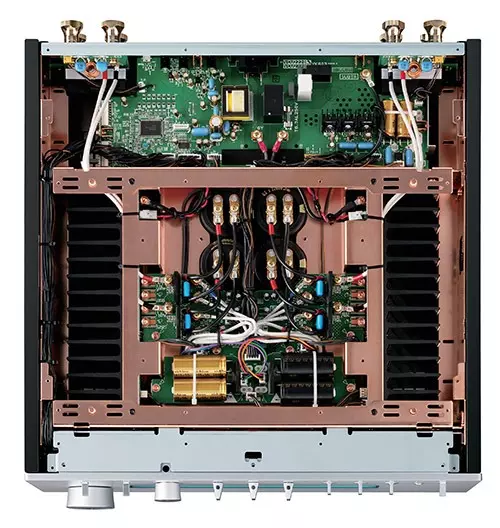 Amplificateur intégré Yamaha A-S3200, conception haut de gamme, musicalité et transparence exceptionnelles.