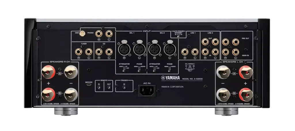Amplificateur intégré Yamaha A-S3200, conception haut de gamme, musicalité et transparence exceptionnelles.