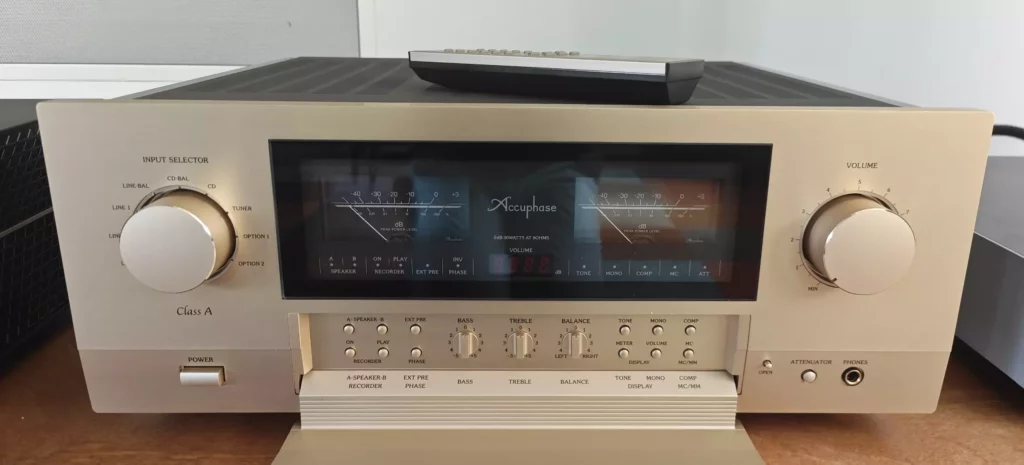 Amplificateur intégré Accuphase E 560 + Phono AD 60