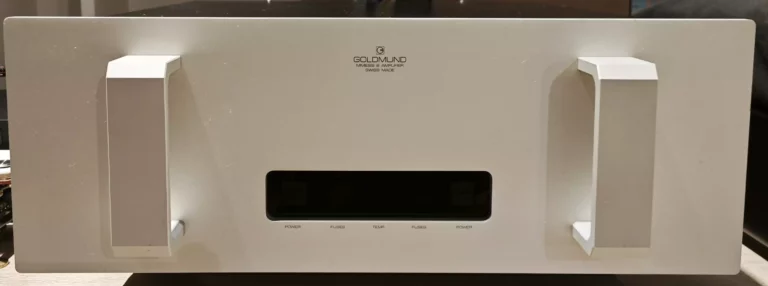 Amplificateur de puissance Goldmund Mimesis 8 avec carton et notice d’origine