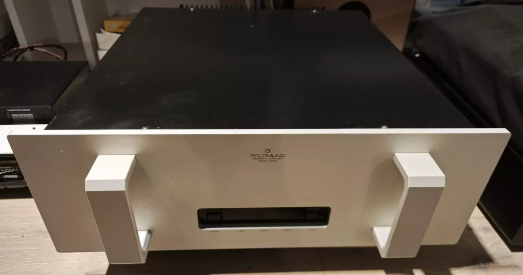 Amplificateur de puissance Goldmund Mimesis 8 haut de gamme sur SON HD SALON PRIVÉ