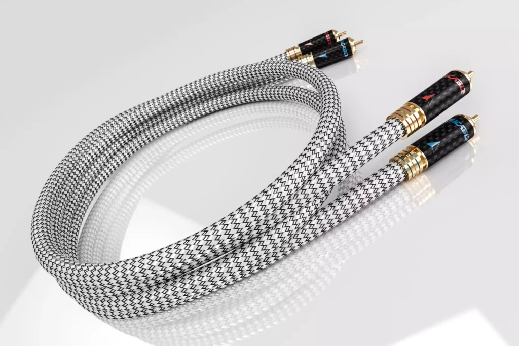 Câble Ricable série INVICTUS. Câble analogique asymétrique RCA trés haut de gamme pour la hifi.