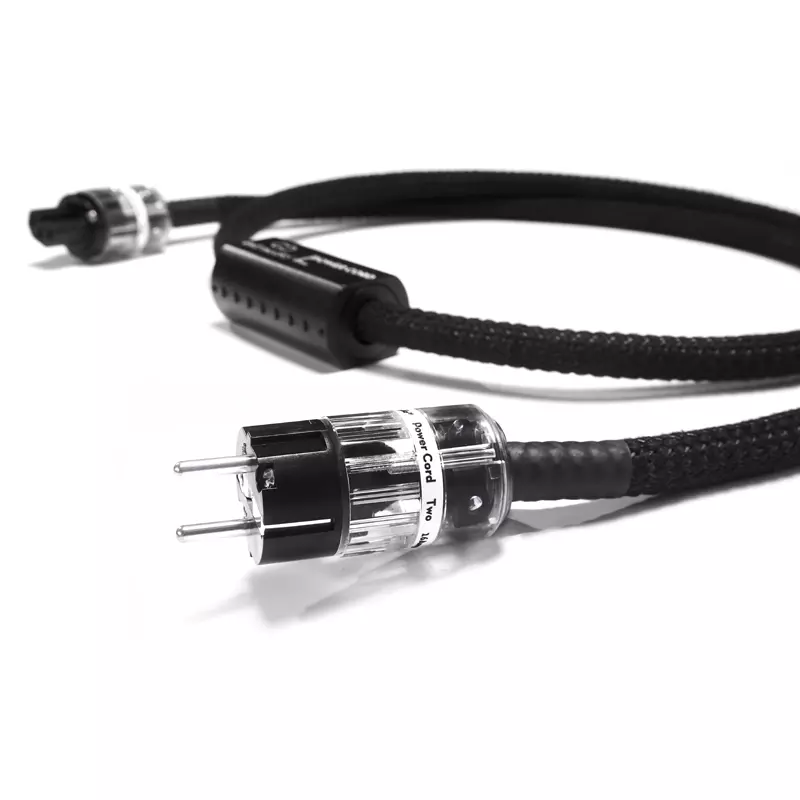 Câble d'alimentation secteur Mudrakustik Standard avec connecteurs à détrompeur couleur.