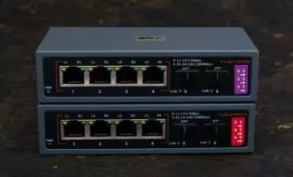 Switch RJ45 ultra-compact QSA grade Violet pour streaming haute fidélité.