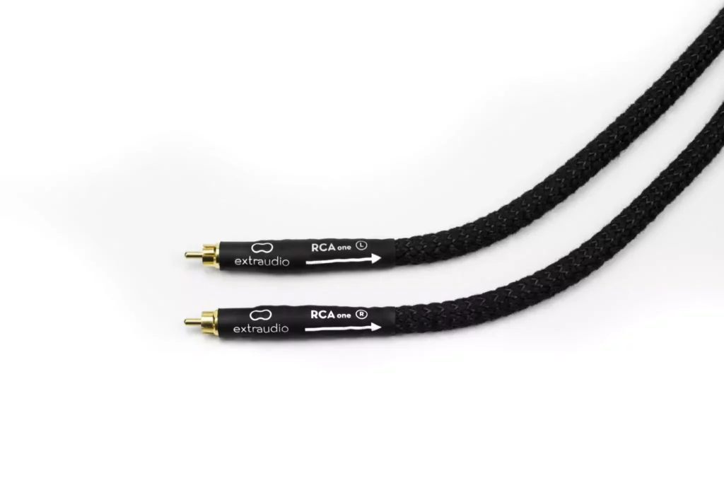Câble de modulation analogique asymétrique RCA Haute fidélité HIFI très haut de gamme blindé Extraudio. câbles audio sans coloration