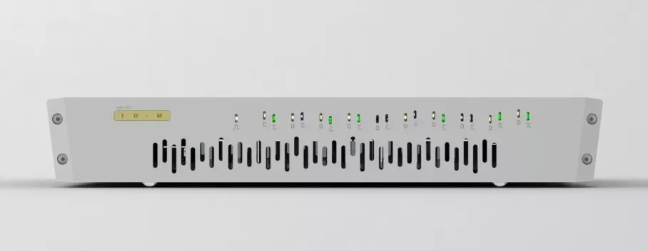 Switch réseau audiophile SOtM sNH-10G avec indicateurs LED de liaison et d'activité en façade.