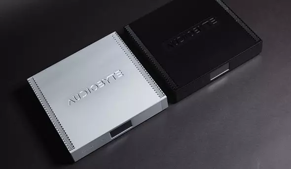 Streamer Audiobyte SuperHUB avec écran tactile IPS 3 pouces et châssis aluminium sablé.