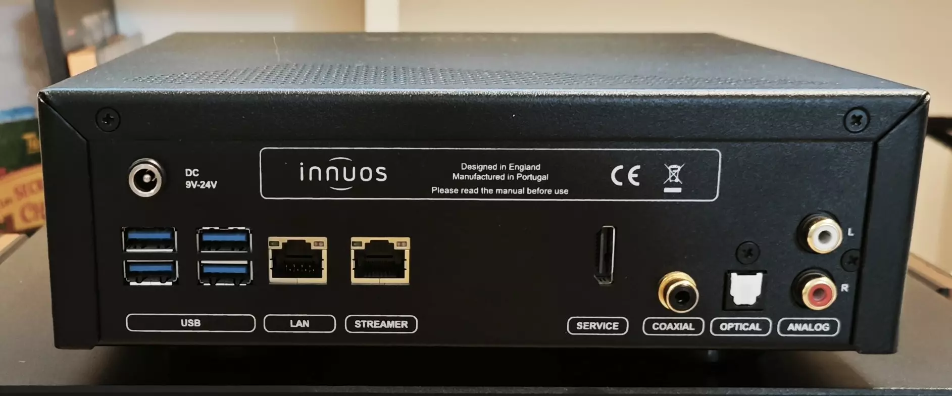 Connectique arrière du serveur Innuos Zen Mini MKIII avec sorties USB, Ethernet et numériques